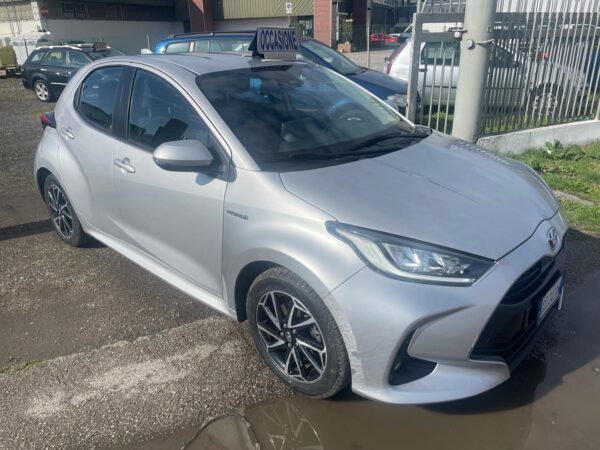 TOYOTA YARIS HYBRID - immagine 10