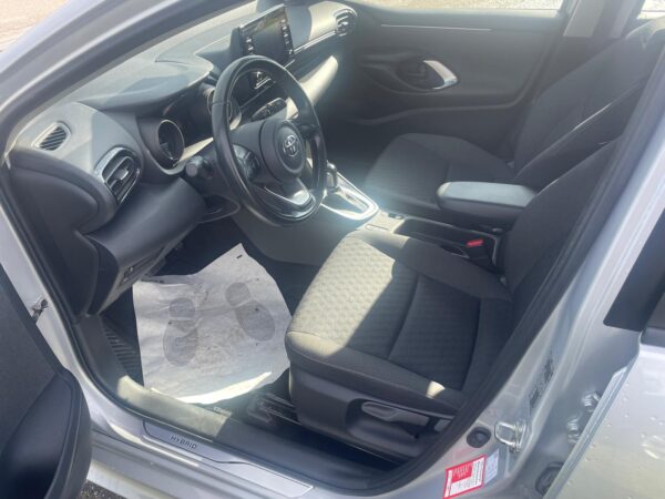 TOYOTA YARIS HYBRID - immagine 16
