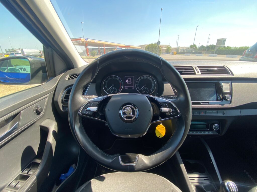 Skoda Fabia 1.0 MPI GPL 60 CV Design Edition - immagine 8