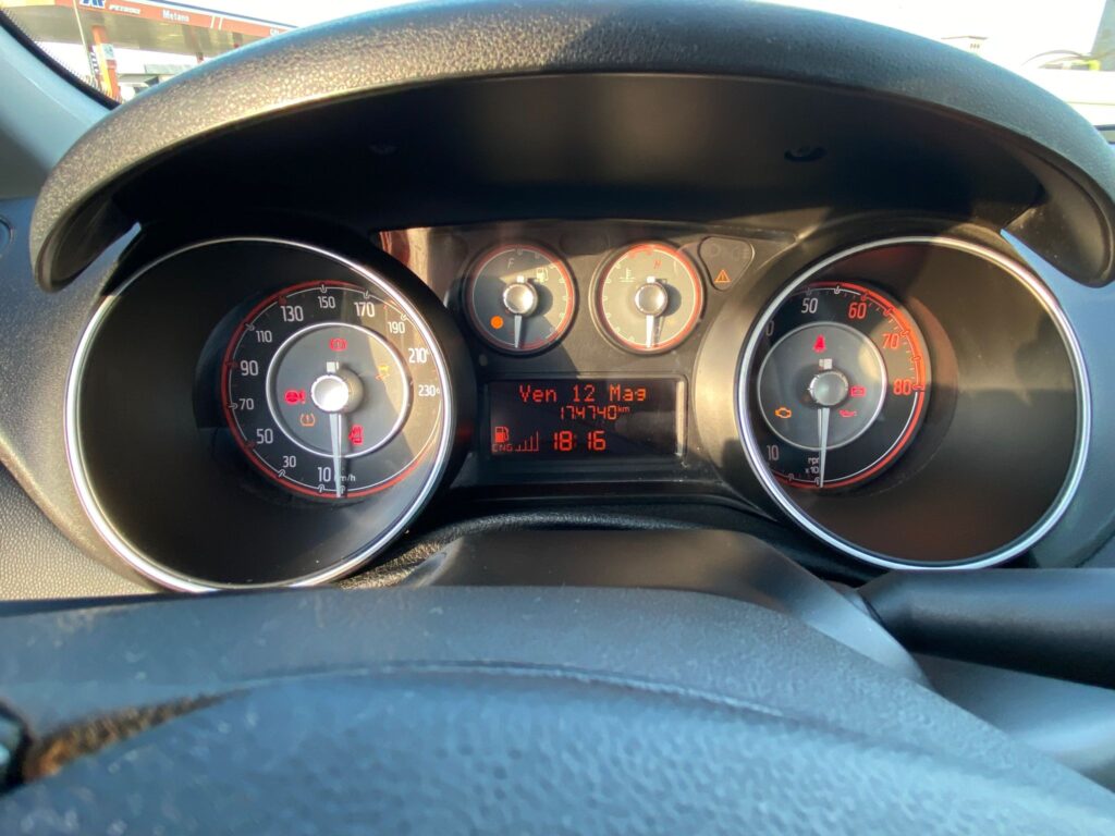 Fiat Punto Natural power lounge - immagine 9